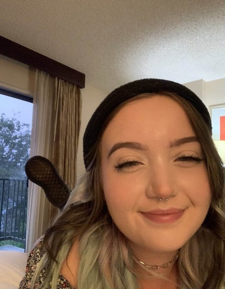 oben-ohne-onlyfans erotisch Bild