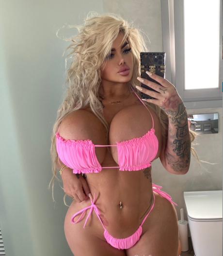 Candy Charms Nackt auf OnlyFans