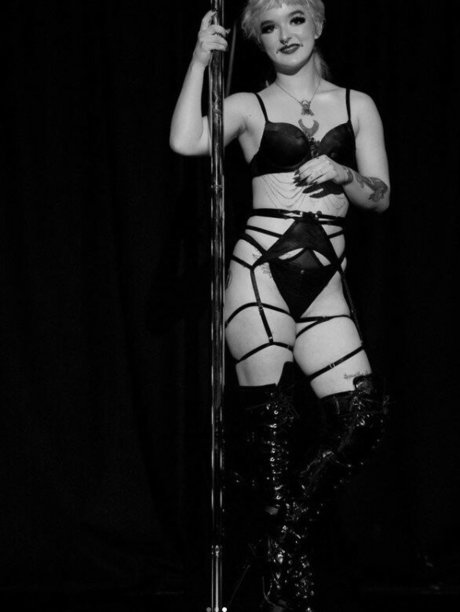 Gremlin Luna Nacktbilder von OnlyFans