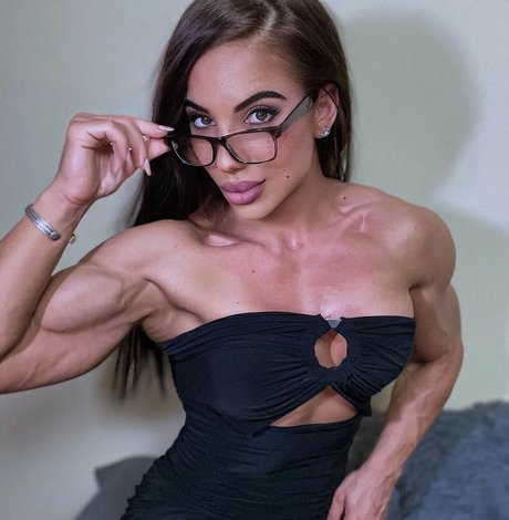 Elisabeta Ionita Heiße OnlyFans Inhalte