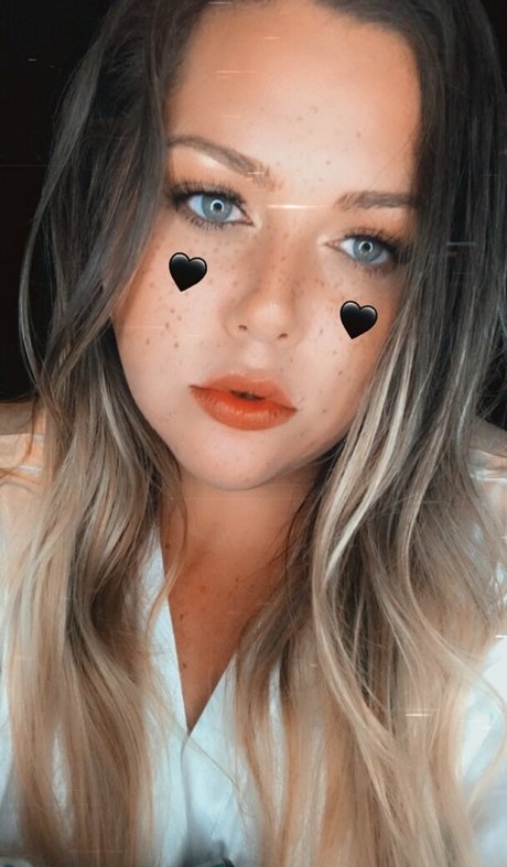 Goddess Miiaa OnlyFans geleakte Brüste