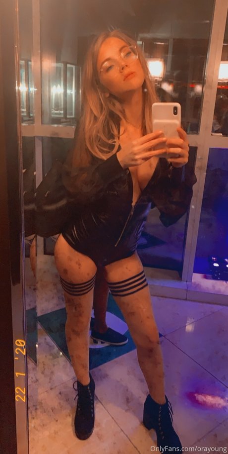 Ora Young Leaks von Nacktbildern auf OnlyFans