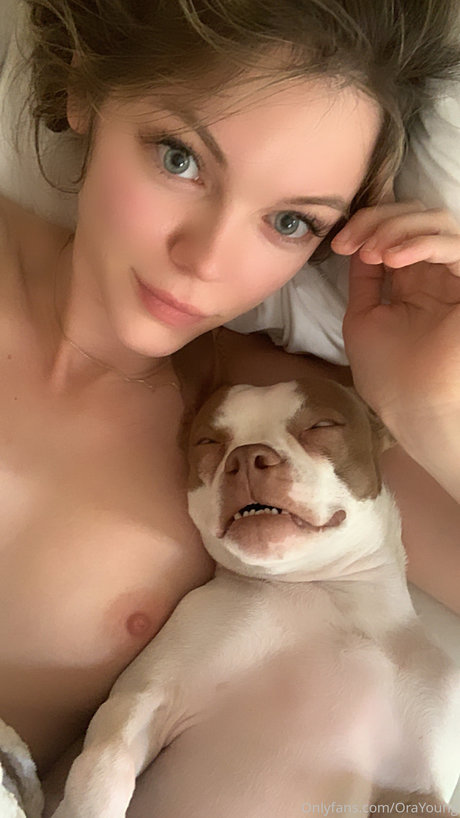 Ora Young OnlyFans nackte Brüste