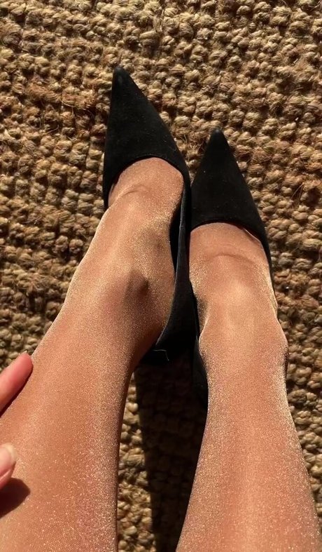 Simone Honey Nacktbilder von OnlyFans