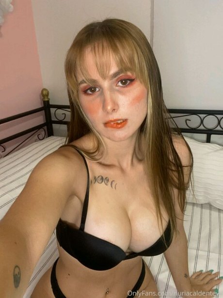 nuriacaldenteyy OnlyFans