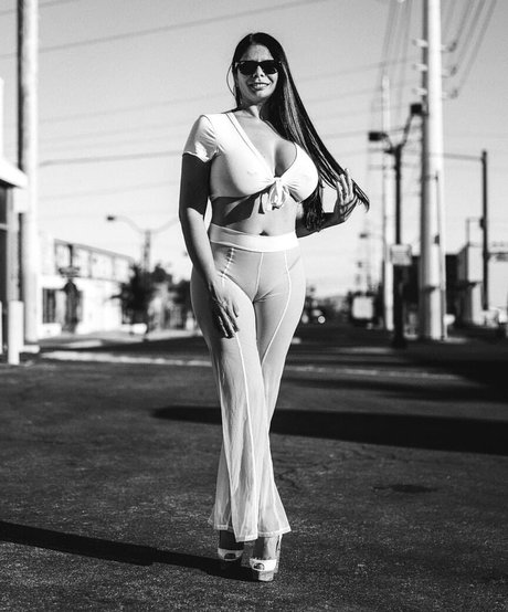 Eimeo Oben ohne OnlyFans