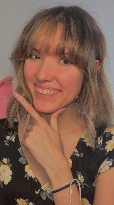 Strawberry Girl Kairi_ OnlyFans-Bilder