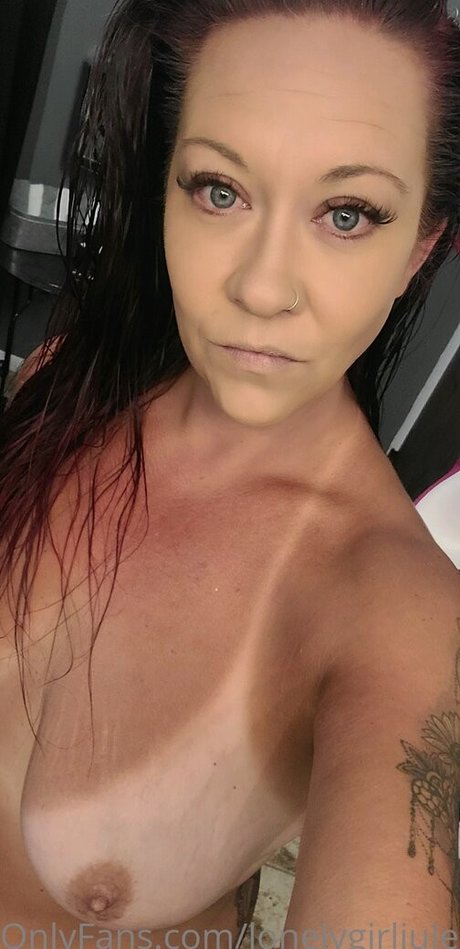 Lonelygirljules Oben ohne OnlyFans
