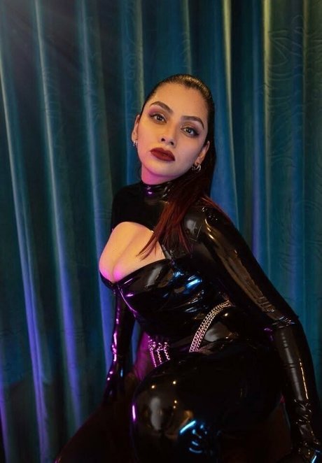 latexnai Nackt auf OnlyFans