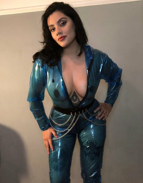 latexnai Heiße OnlyFans Inhalte