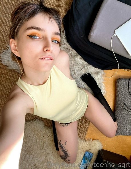 techno sqrt Titten OnlyFans