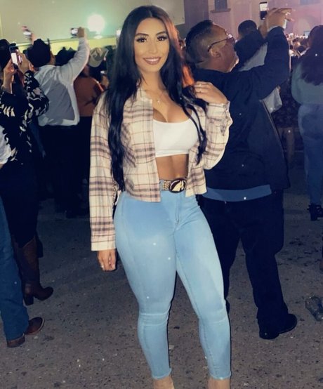 Princess Jasmin Nacktbilder von OnlyFans