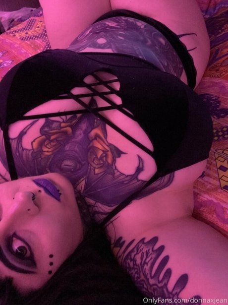 Donnaxjean OnlyFans Striptease