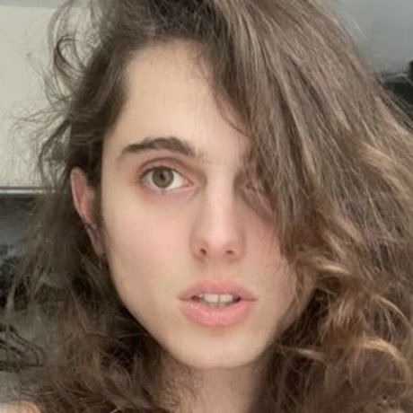 Helmet Girl OnlyFans Nacktbilder geleakt