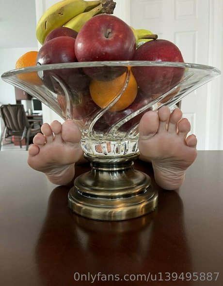 foot mistress miss b OnlyFans Dirtyship geleakt