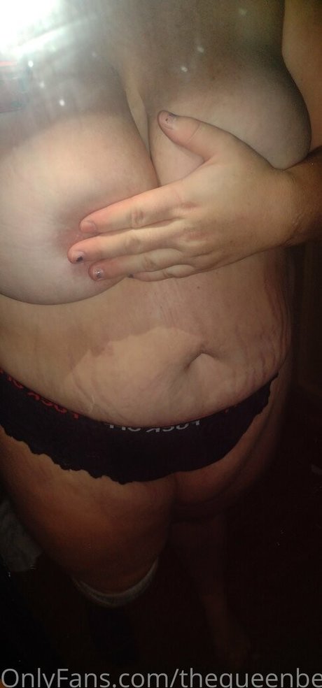 thequeenbee69 OnlyFans Nacktbilder