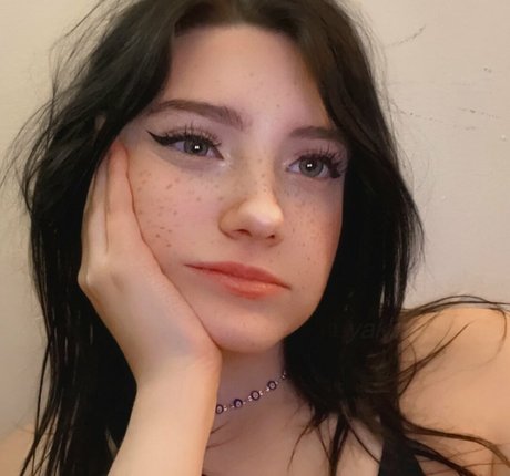 Yakirisu Oben ohne OnlyFans