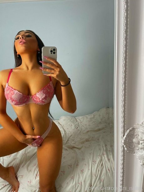 Kate Sharp OnlyFans Striptease