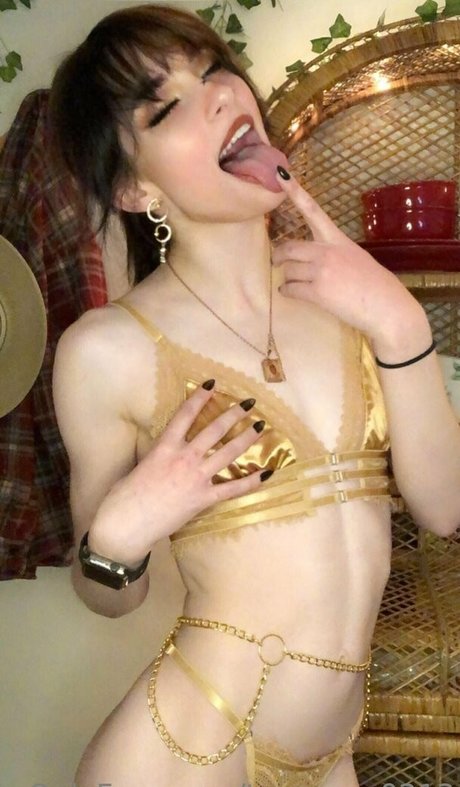 tara rose0213 OnlyFans Lesbisch