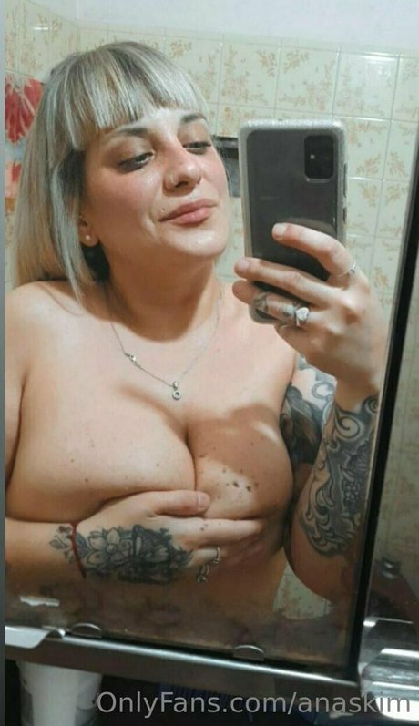 anaskim Füße OnlyFans