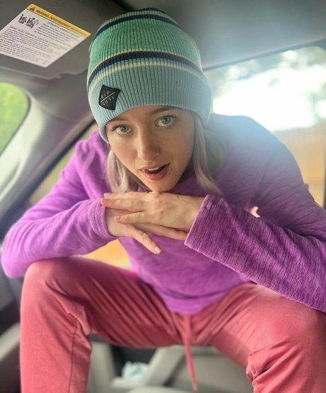 Billie Webb Oben ohne OnlyFans