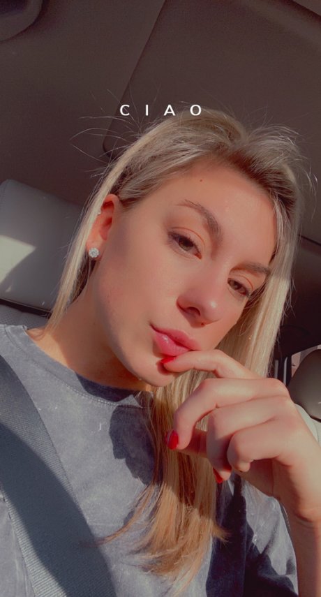 Lauren Janneck OnlyFans Striptease