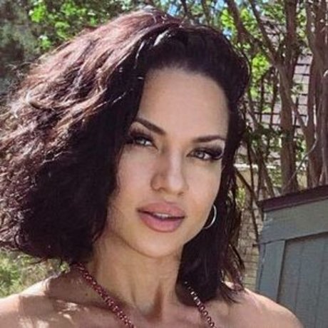 Roxyqueflexx OnlyFans Nackt Leak