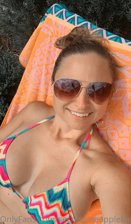 secretpineapplebabe OnlyFans-Leaks