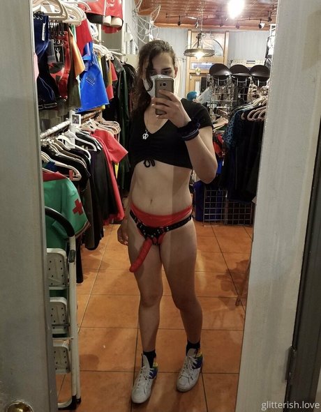 glitterishhh OnlyFans Leak