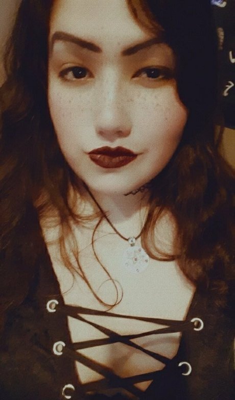 spacevvitch666 OnlyFans Bilder