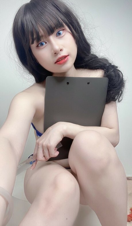 Riribonni Oben ohne OnlyFans