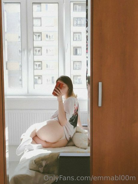 emmabl00m XXX OnlyFans