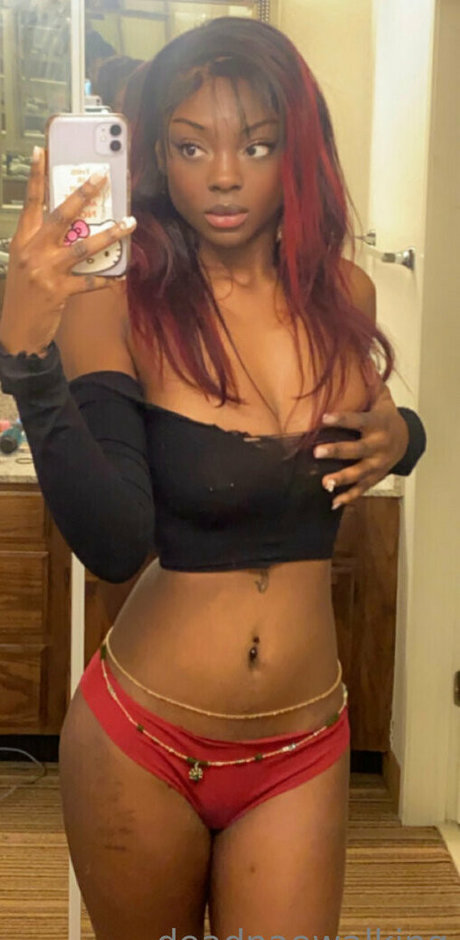 deadnaefree NurlyFans-Pornos