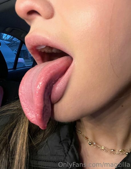 Magzilla Magzillac Oben ohne OnlyFans