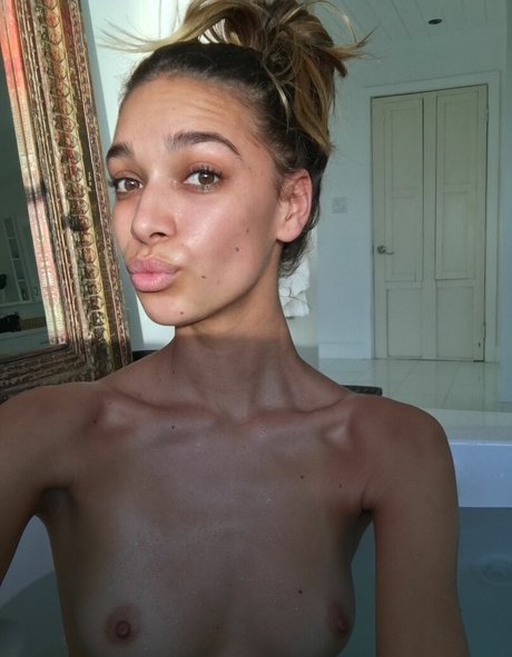 April Love Geary OnlyFans Lesbisch