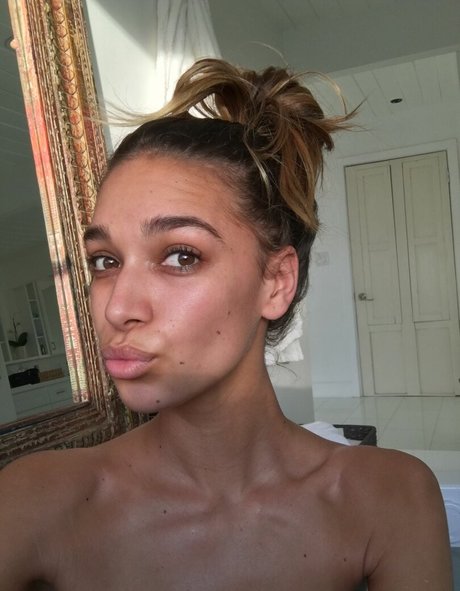 April Love Geary OnlyFans NSFW