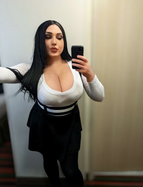 ThighHiBby OnlyFans Bilder