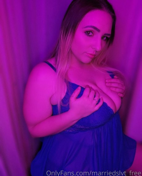 marriedslvtfree OnlyFans Star