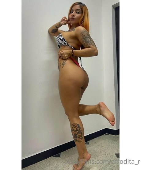 rousse 777 OnlyFans nackte Brüste