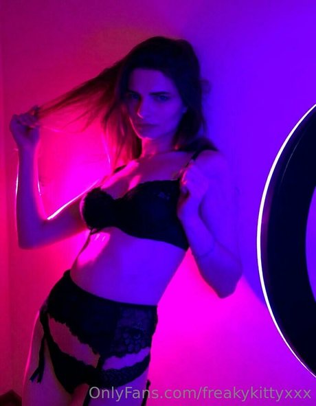 freakykittyxxx OnlyFans-Leaks