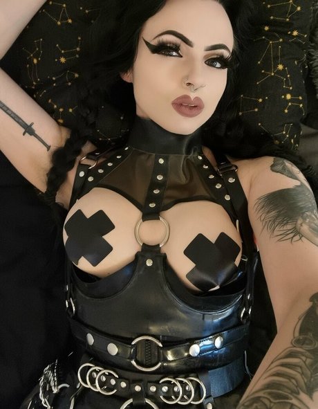 Empress Poison OnlyFans Fotos
