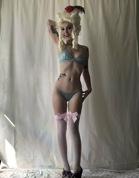 lilyevansfree OnlyFans-Leaks