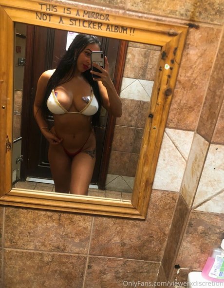 viewerxdiscretion OnlyFans Model Fotos