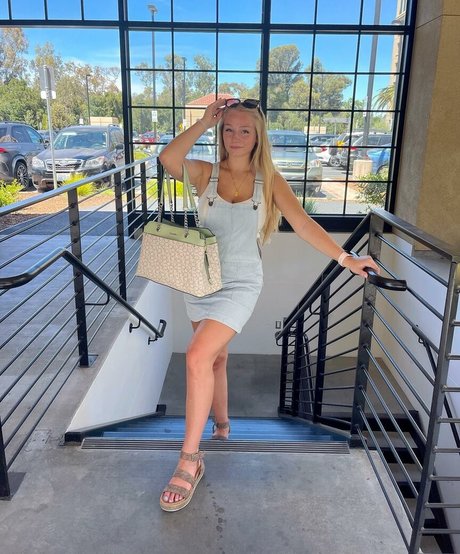 Hannah Alyssa Woods Nacktporno OnlyFans