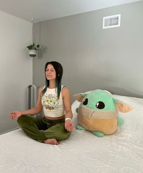 Kora Raw Nacktpornos auf OnlyFans