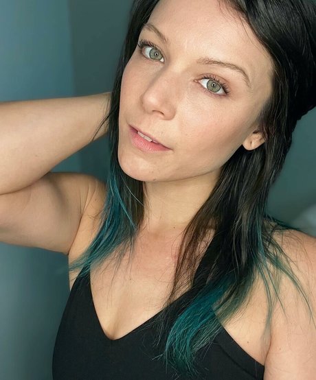 Kora Raw OnlyFans Nacktbilder