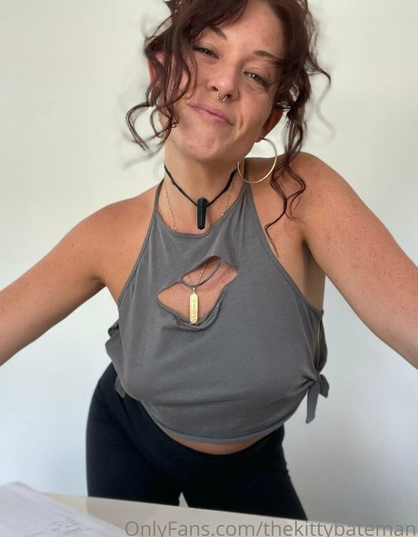 thekittybateman OnlyFans schlank