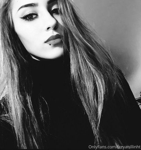 freyanillinht OnlyFans Bilder