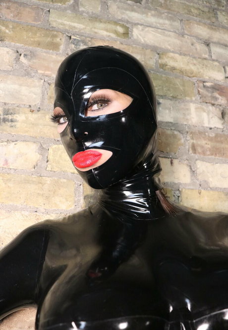 latexcamille OnlyFans Star