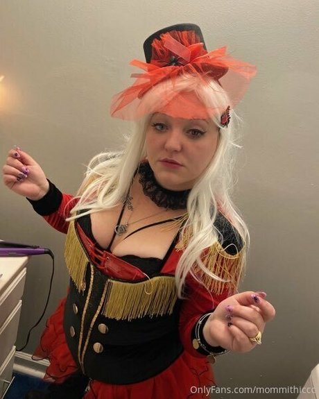 mommithiccc OnlyFans-Model